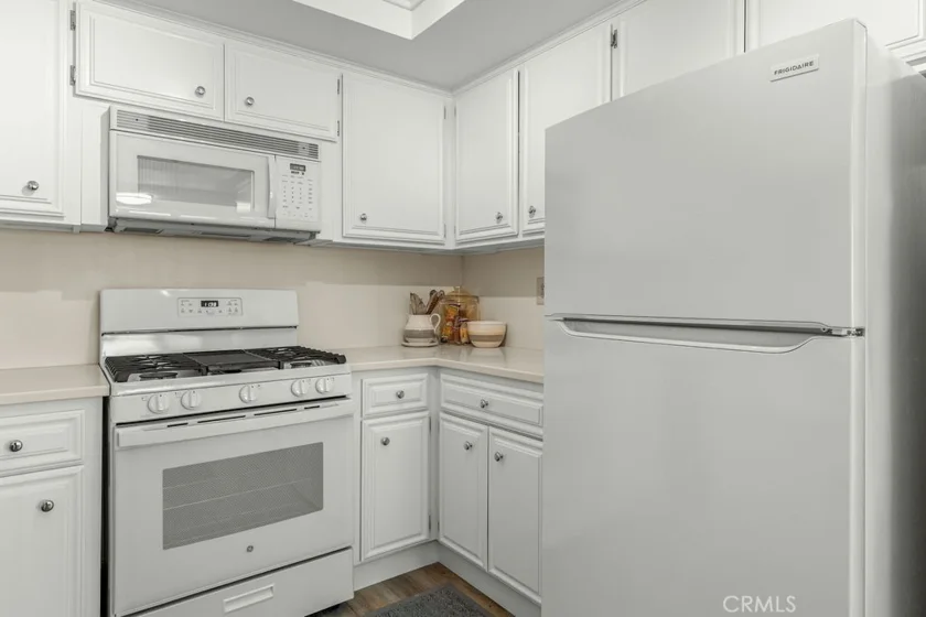 1110 W 10th Street #104 photo 21