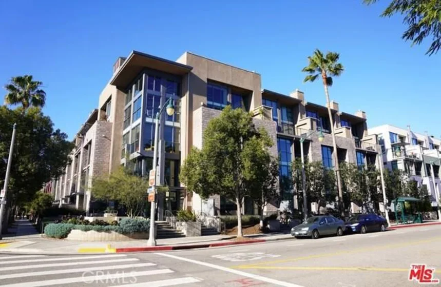 13045 Pacific Promenade #324 photo 1