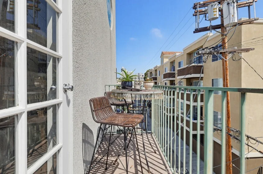 1538 Stoner Avenue #303 photo 4
