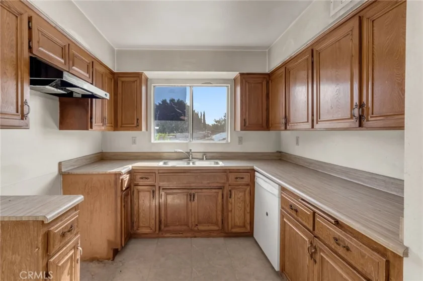 6438 Hazeltine Avenue #6 photo 10