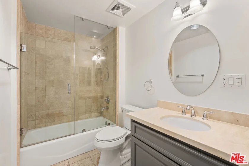 5037 Rosewood Avenue #301 photo 8