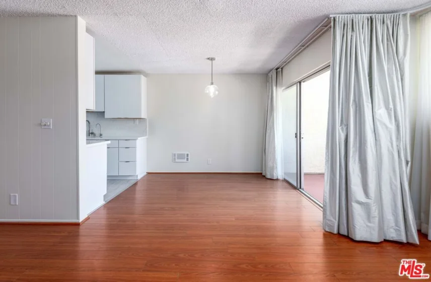 6050 Canterbury Drive #E214 photo 2