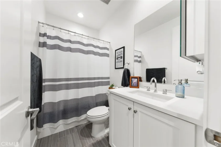 2217 S  Ava Gln photo 22