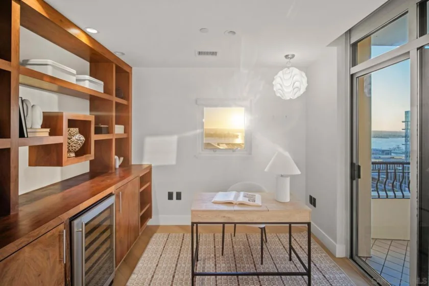 700 W Harbor #2101 photo 3