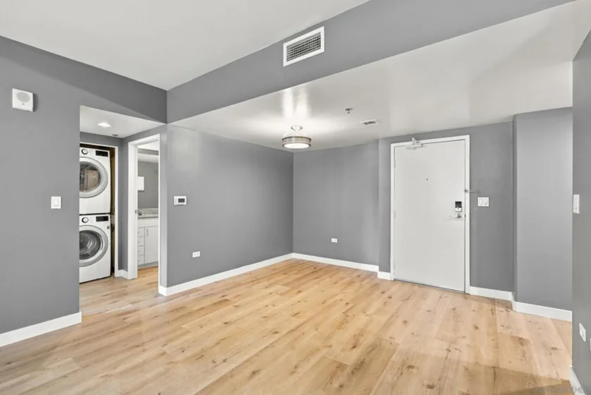 425 W Beech Street #314 photo 20