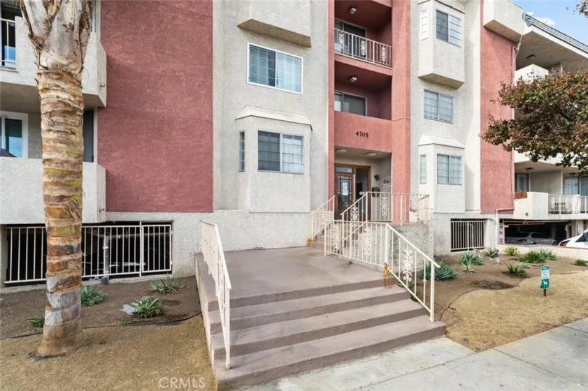 4705 Kester Avenue #209 photo 1