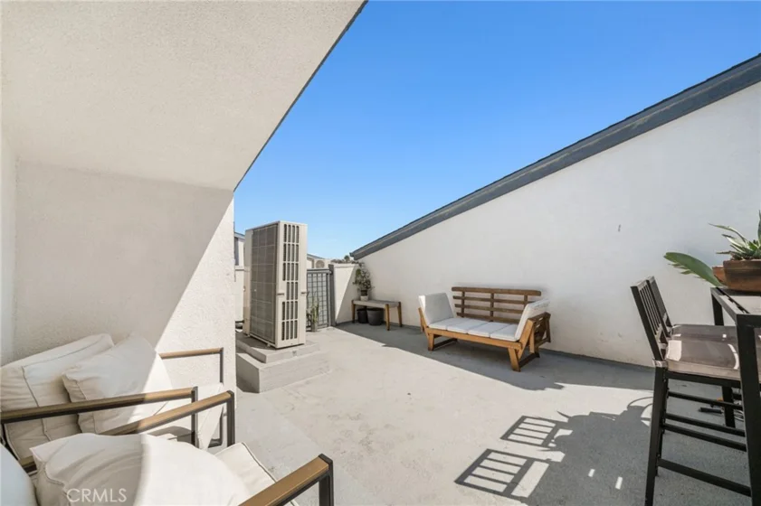 606 Dawson photo 16