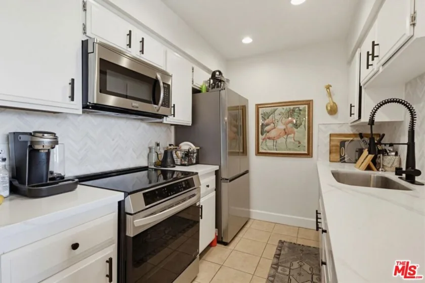 1140 E Ocean Boulevard #220 photo 7