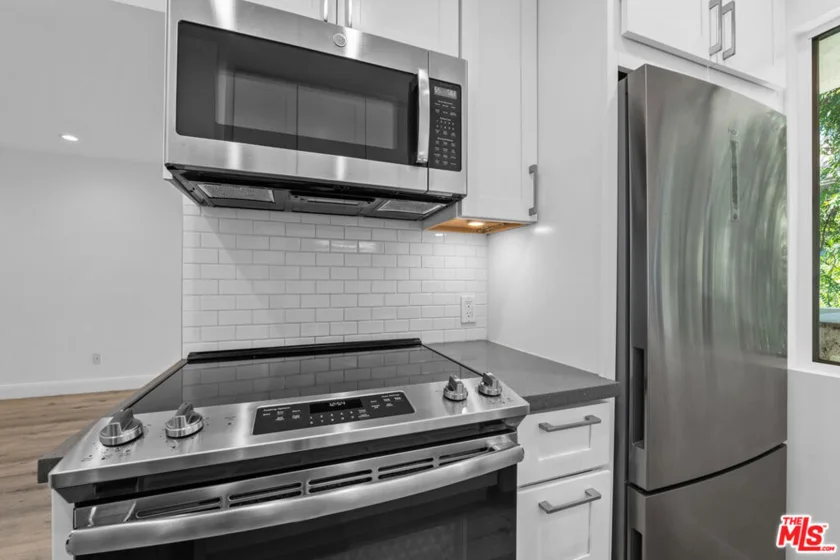 960 Larrabee Street #328 photo 16