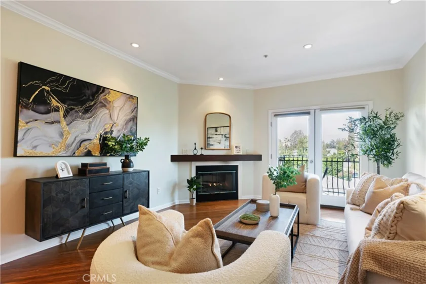 12407 Moorpark Street #205 photo 1