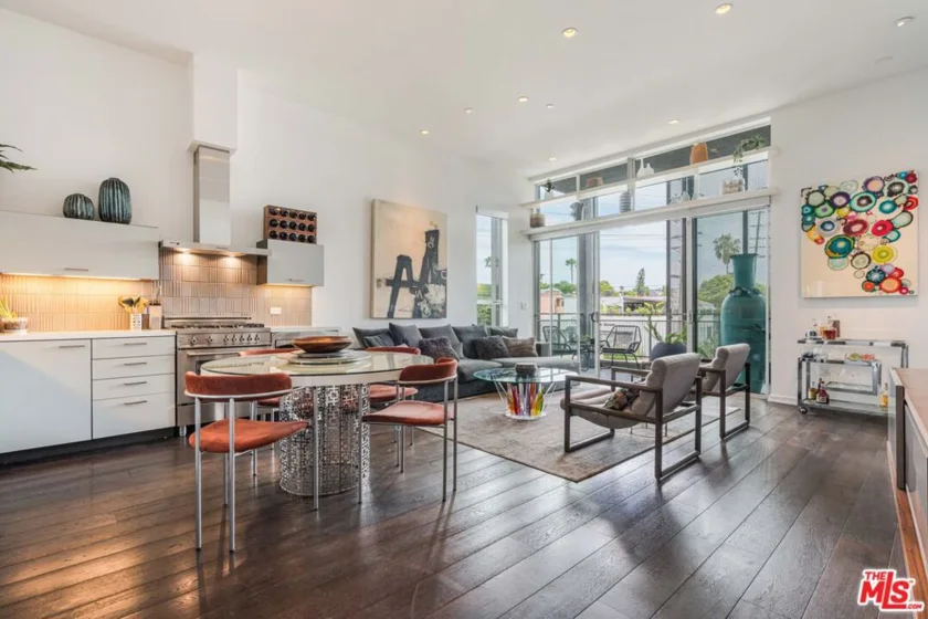 751 N Fairfax Avenue #4 photo 25