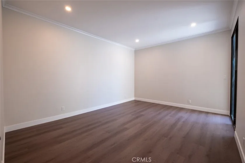 1305 N Columbus Avenue #112 photo 23