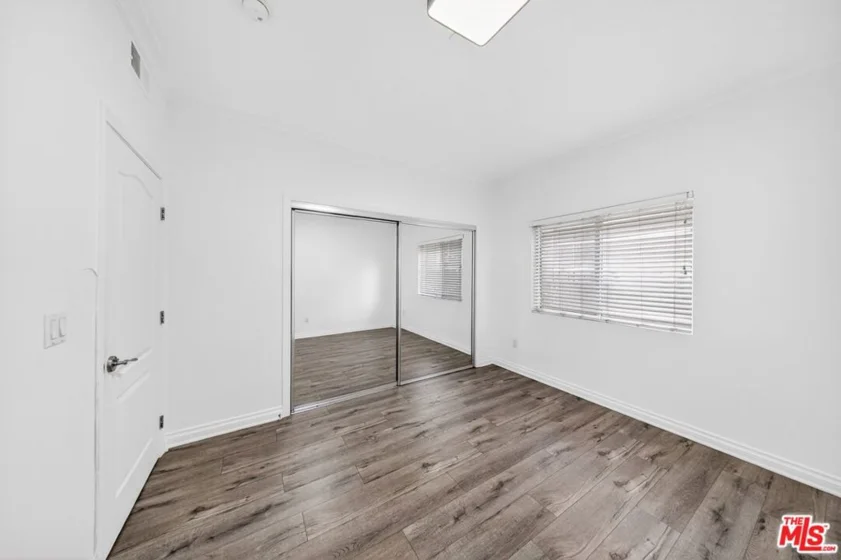 956 S Wilton Place #201 photo 11