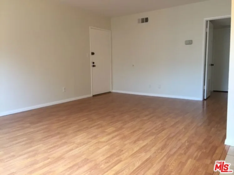 5252 Coldwater Canyon Avenue #207 photo 7