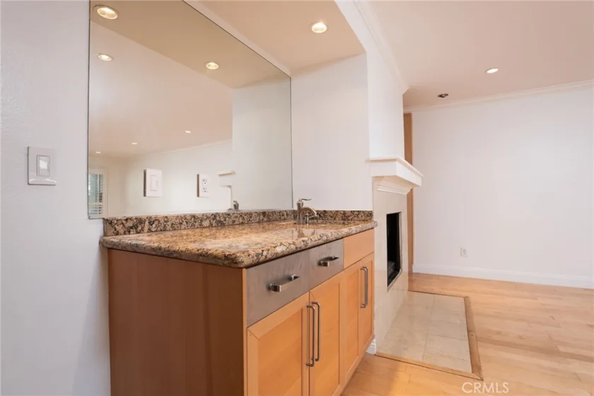 4536 Colbath Avenue #102 photo 6