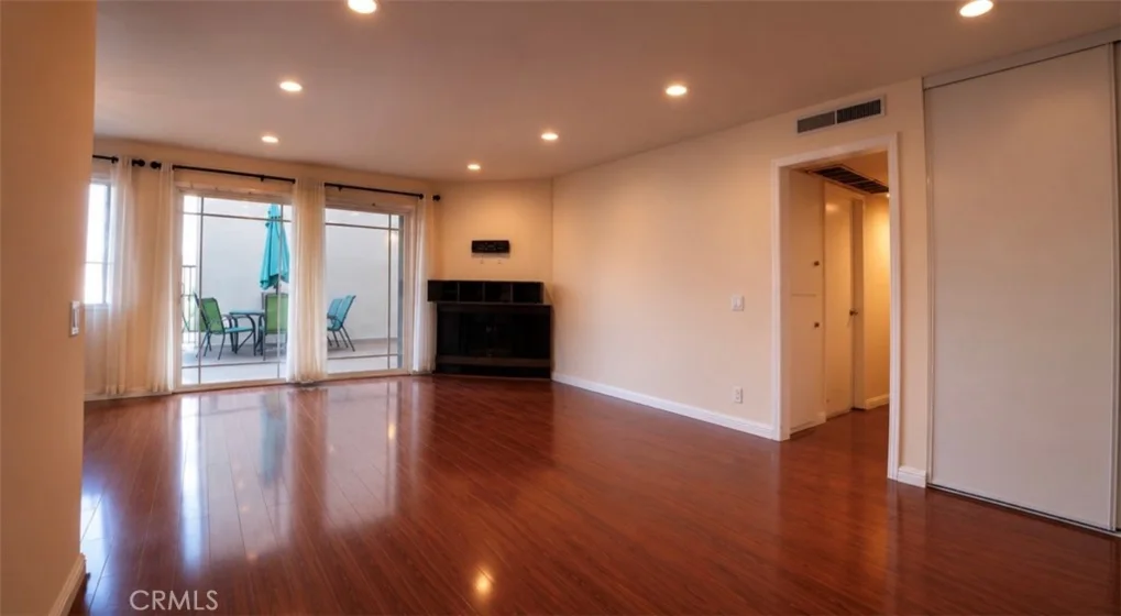 601 E Orange Grove #103 photo 28
