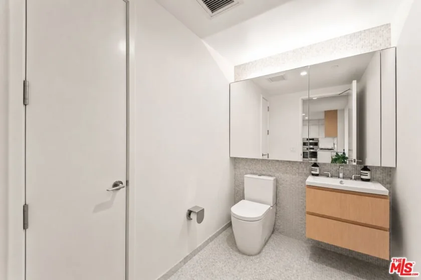 877 Francisco Street #1716 photo 3