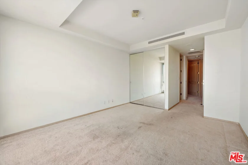 10490 Wilshire Boulevard #1402 photo 20