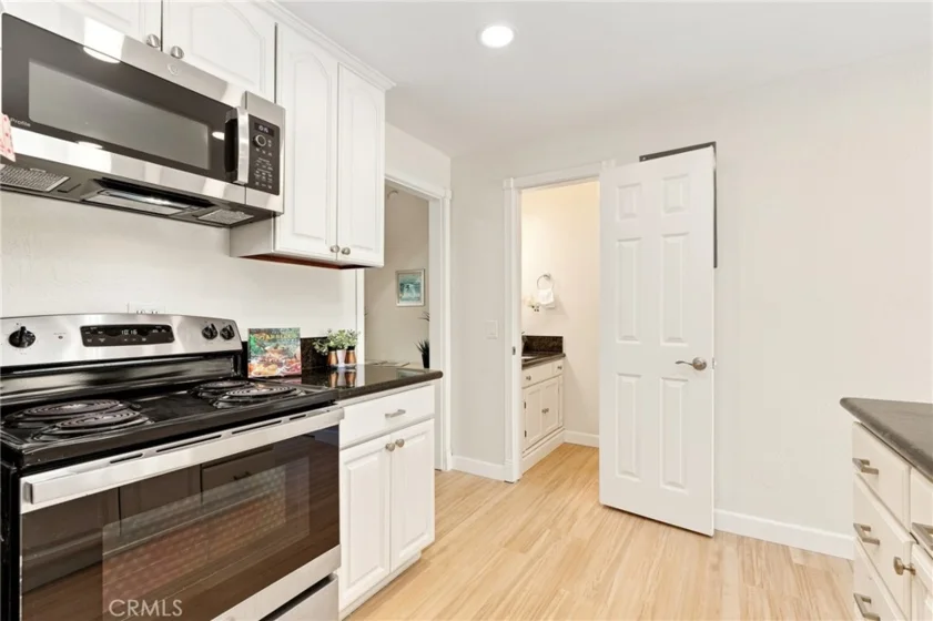 648 W Main #D photo 13