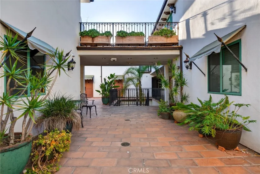 4301 Los Feliz #12 photo 57