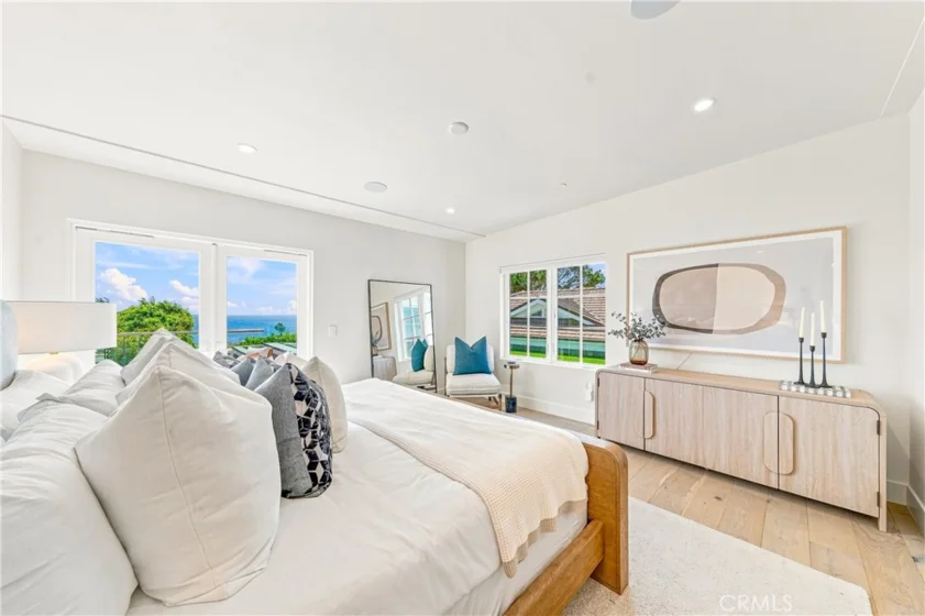 1373 N Coast Highway photo 31