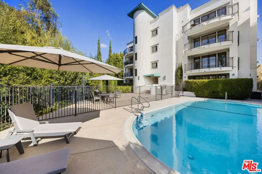 441 S Barrington Avenue #311 photo 15