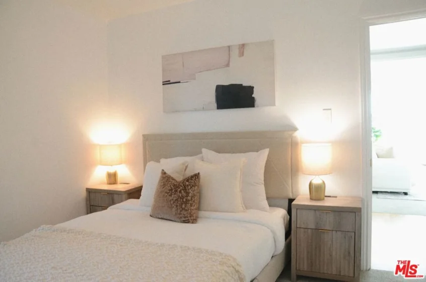 1328 Havenhurst Drive #202 photo 30