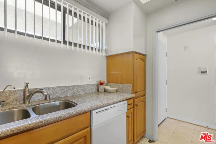 729 S Hobart Boulevard #40 photo 10