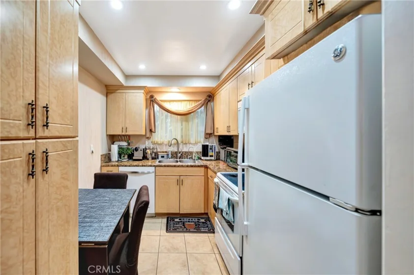 1734 N Fuller #107 photo 3