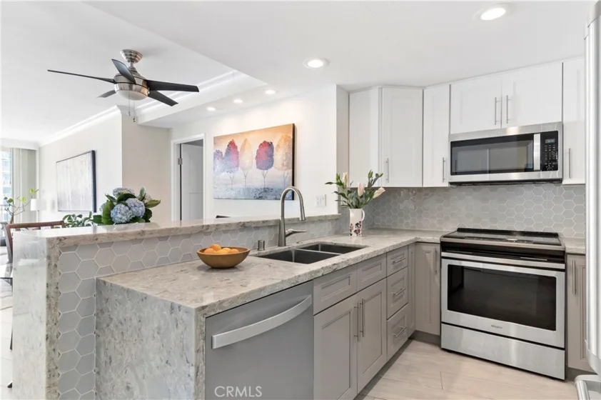 700 E Ocean Boulevard #3003 photo 8