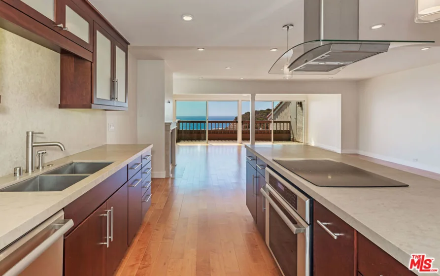 23914 De Ville Way #D photo 7