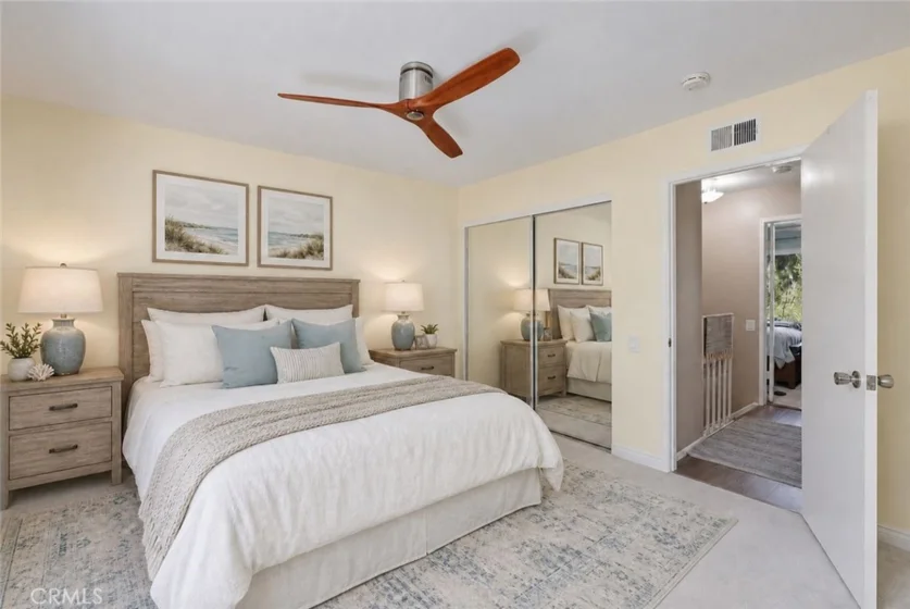 29576 Pelican photo 2