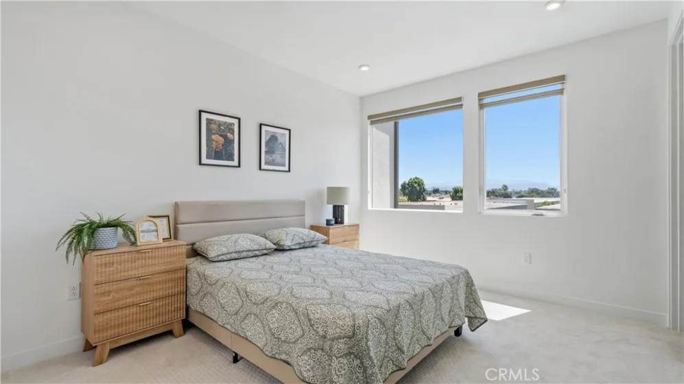 633 S Lyon Street photo 26