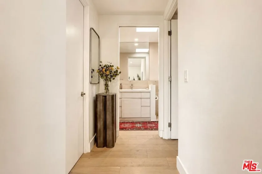 930 California Avenue #301 photo 26