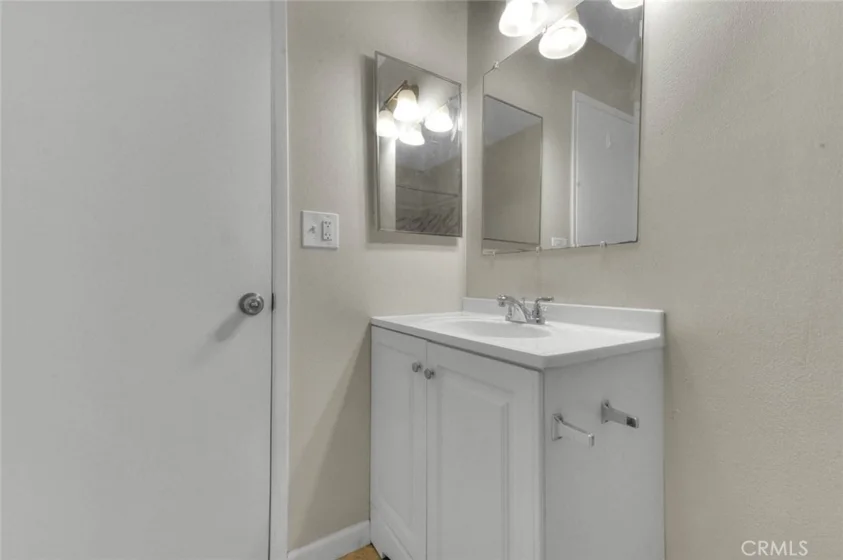 164 Lexington photo 26