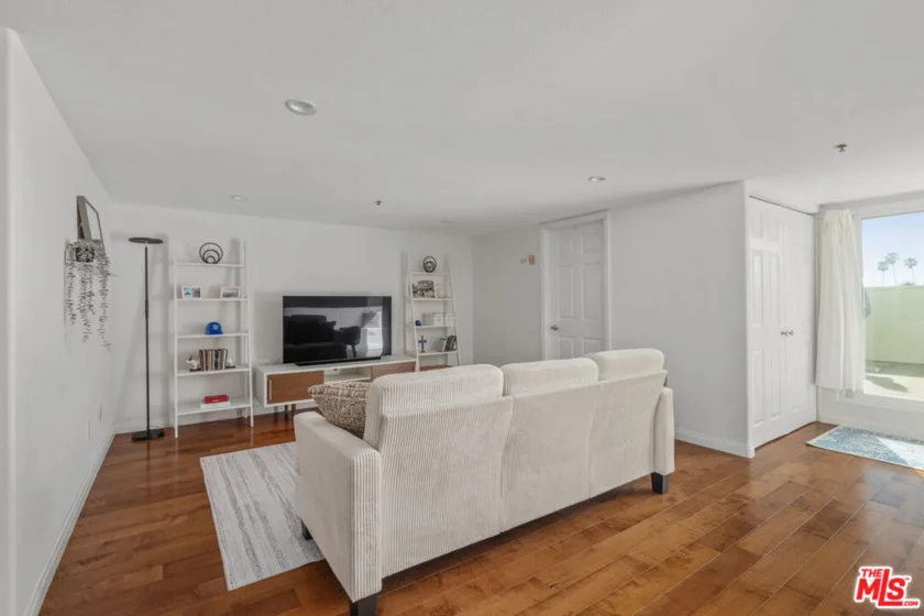 12011 Goshen Avenue #305 photo 18