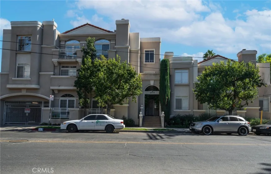 4630 Woodley Avenue #204 photo 1