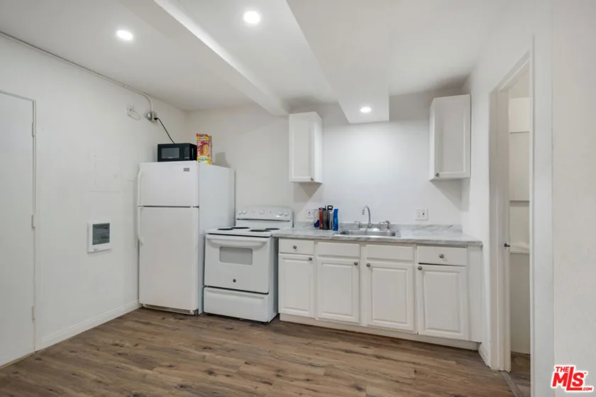845 W 19th Street #1 photo 20