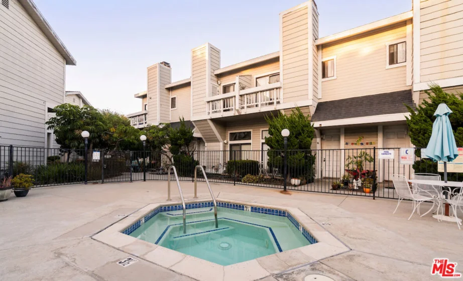 4658 Don Lorenzo Drive #E photo 20