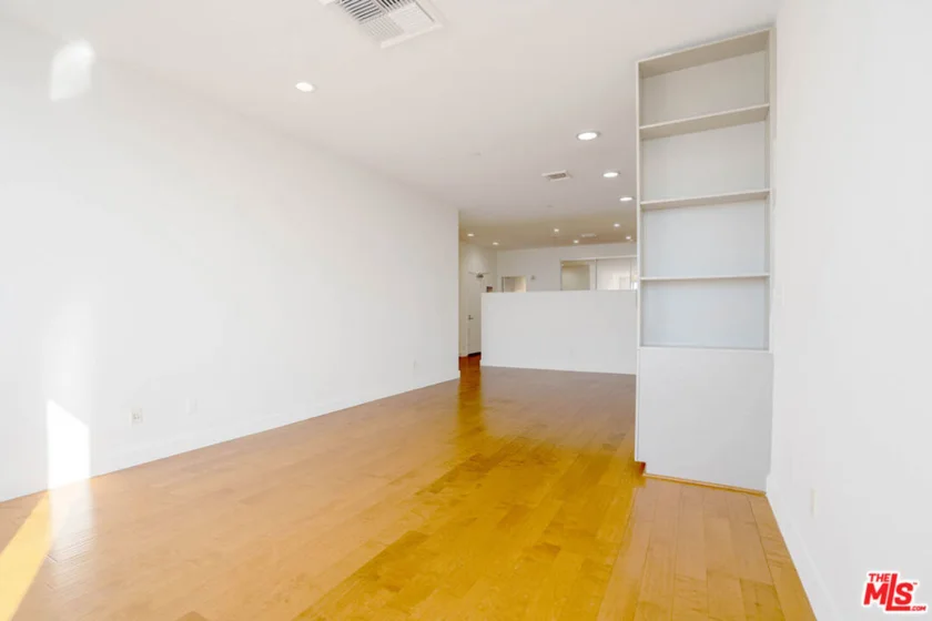 3810 Wilshire Boulevard #1911 photo 10