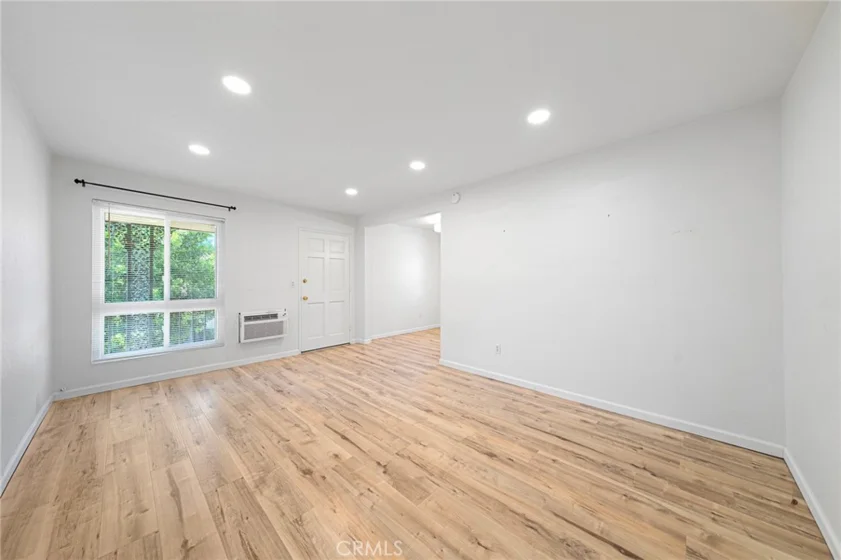 660 S Glassell Street #54 photo 3