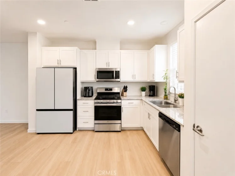 5491 Seacliff #113 photo 4
