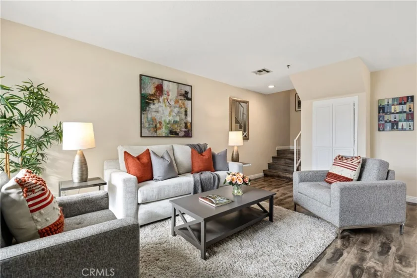 1706 Grismer Avenue #212 photo 1