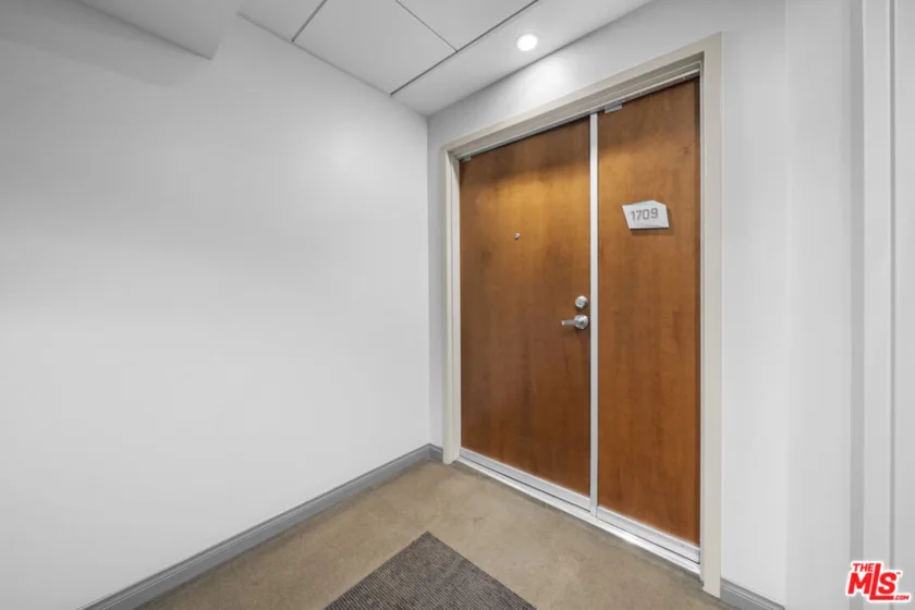 3785 Wilshire Boulevard #1709 photo 7