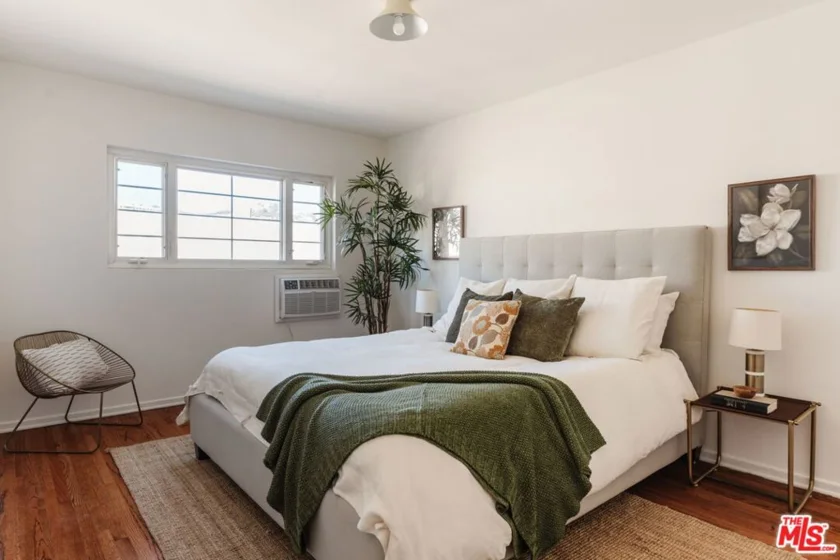 2021 Hillhurst Avenue #8 photo 14