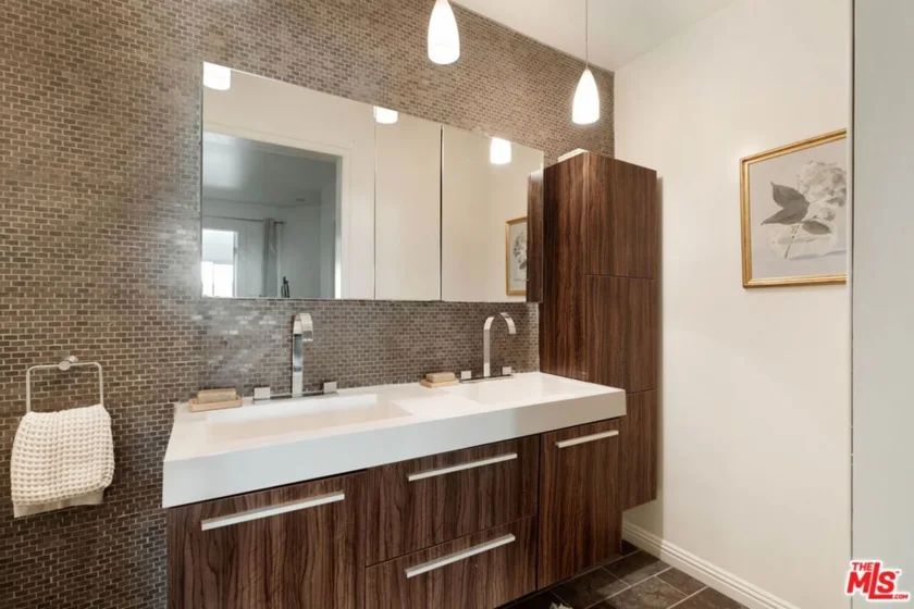 1021 N Crescent Heights Boulevard #207 photo 18