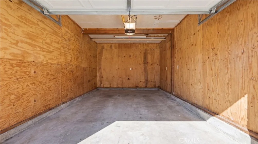 1327 E Appleton Street photo 32