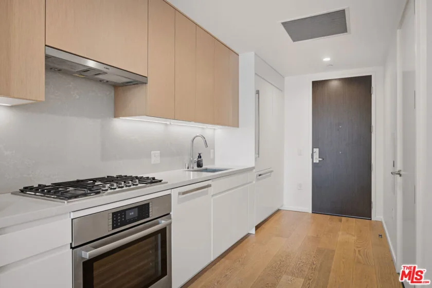 877 Francisco Street #1119 photo 24