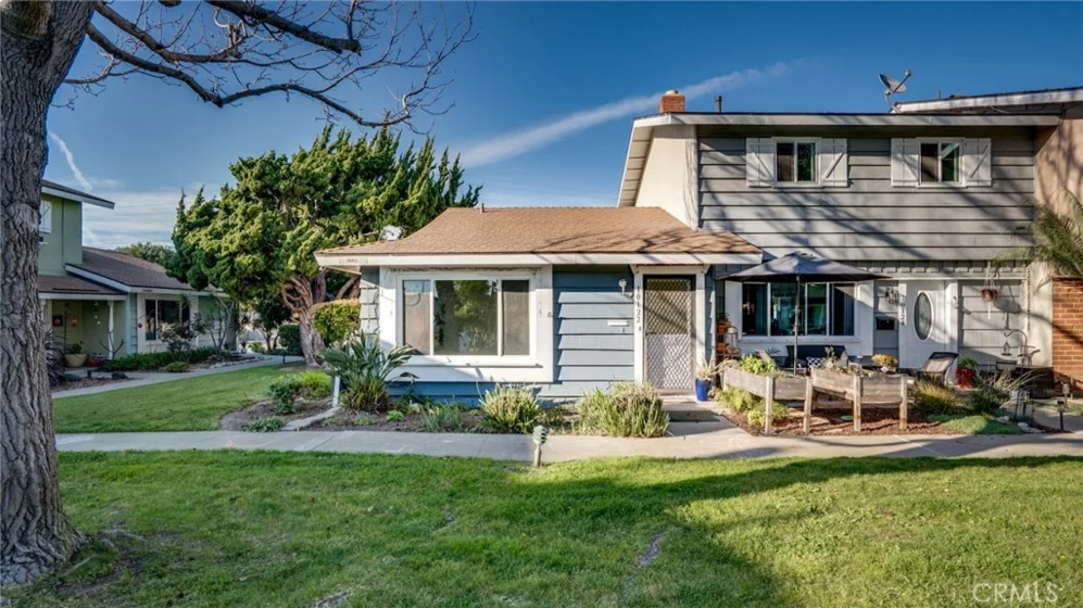 10122 Hull Drive photo 1