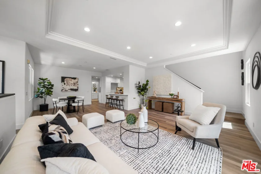 270 Lockford photo 1